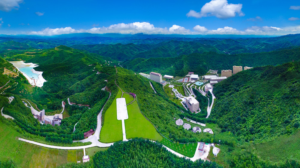 202304151681552793916844.jpg 圖5 國家級綠色礦山——金徽礦業(yè)郭家溝鉛鋅礦遠(yuǎn)眺_副本.jpg