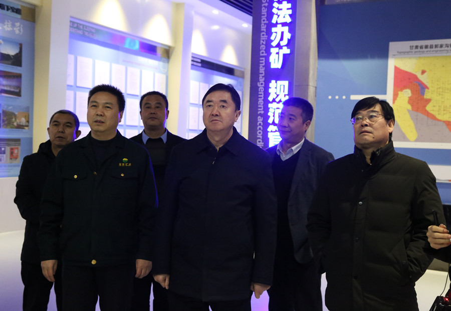 48-2020年12月，省林草局副局長(zhǎng)田葆華蒞臨公司調(diào)研林業(yè)資源管理及護(hù)林防火工作。.jpg